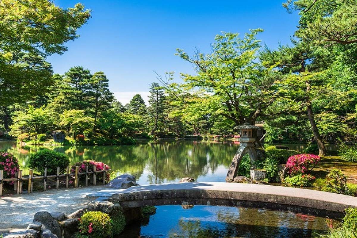 Japan cultural experience: Stone, water, moss and seasonal change